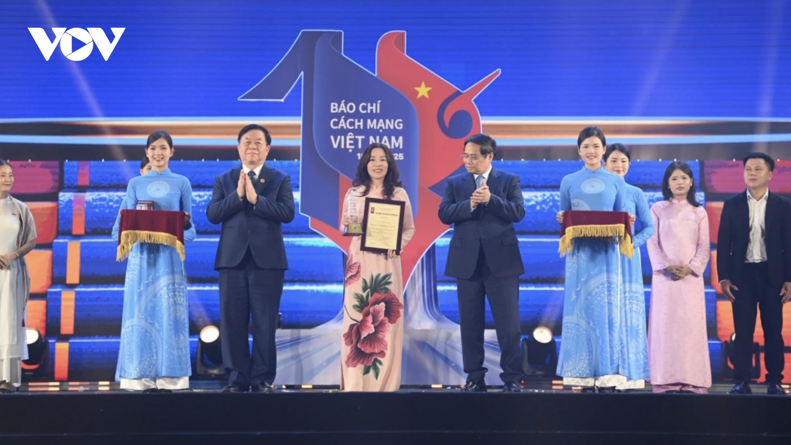 Overview of the 19th National Press Awards Ceremony in Hanoi